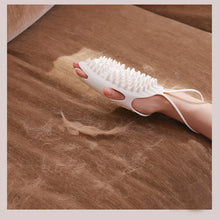 Carregar imagem no visualizador da galeria, Luva Removedora de Pelos
