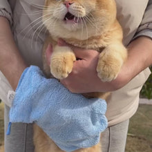 Carregar e reproduzir vídeo no visualizador da galeria, Luva de Microfibra para Banhos
